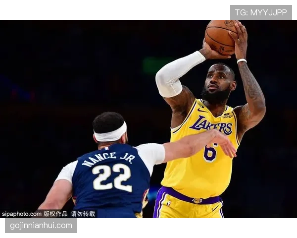 巴尔科拉与登贝莱的边锋对比:终结效率与战术角色差异在哪? 巴尔科拉与登贝莱的边锋对比:终结效率与战术角色差异在哪?